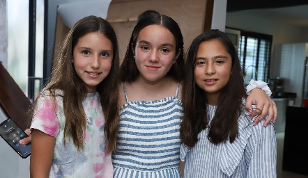  Vane, Camila y María Emilia.
