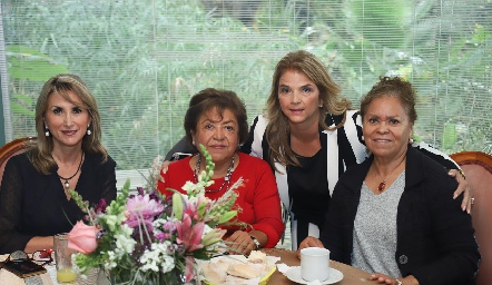  Carmen Pérez, María Antonieta Martínez, Luz María Márquez y Chuy Amparán.
