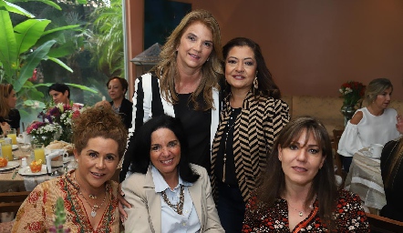 Luz María Márquez, Lety Ruiz, Gina Aguirre, Pilar Candia y Susana Ayech.