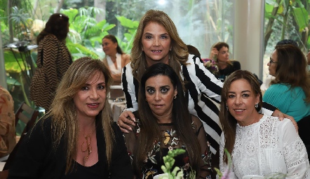  Lorena Villaseñor, Luz María Márquez,  Laura y Elena Ríos.
