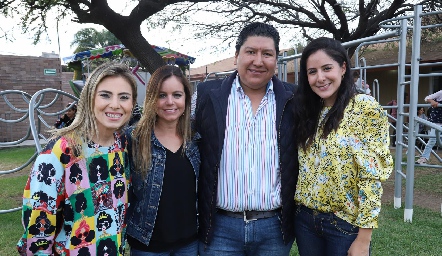  Claudia Oliva, Carolina, René Díaz y Pupi Torrescano.