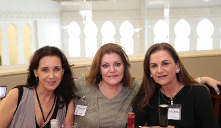  Amparo Camacho, Montserrat Lozano y Raquel Eichelmann.