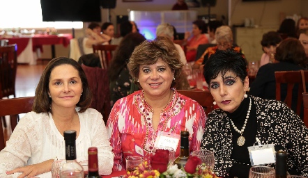  Mary Meade, Araceli Moreno y María Elena Serrano.