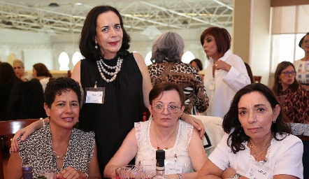  María Teresa Plasencia,   Marisa Pantoja, Marichu Mora y Coco Conde.