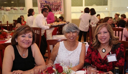  Lourdes, Angélica Vilet y Beatriz Díaz Infante.
