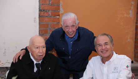  Virgilio Garza, Manuel Carreras y Juan Manuel Carreras.