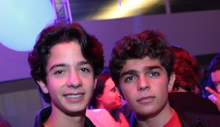  Jorge y César.