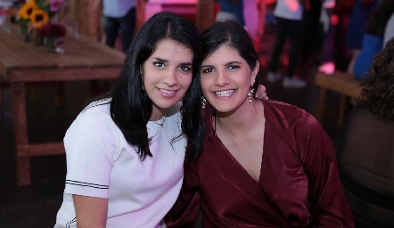  Pilar Fernández y Alejandra Siller.