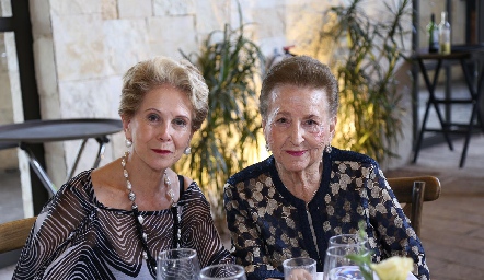  Magdalena Franco y Josefina Barroso.