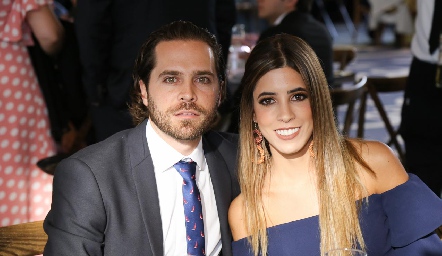  Javier De Antuñano y Daniela Güemes.