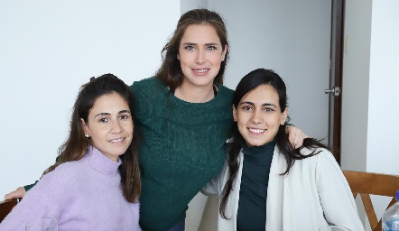  Ximena Mirabal, Carmelita Berrueta y María José Berrueta.
