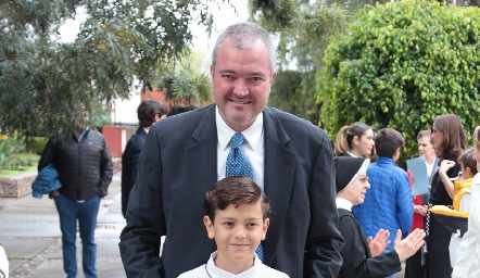 Juan Hernández con su hijo José Manuel Hernández.