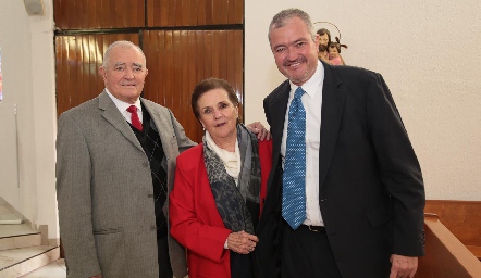  Juan Hernández, Martha Cossío y Juan Hernández .