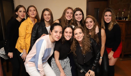  Regina, Ana Lucía, Alexia, María Paula, Ana María, Ana Isa, María José, Mariana, Ana Sofía y Ana Paula.