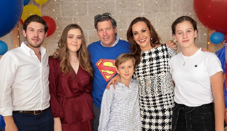  Familia Mendizábal Ayala, Óscar, Maricarmen, Óscar, Andrés, Maricarmen y Mariana.