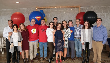  Alejandro Aguillón, Marilupe Córdova, Manolo Martins, Toño Gutiérrez, Ceci Ponce, César Ramos, Ale Ávila, Maricarmen Ayala, Óscar Mendizábal, Javier Córdova, Pilar Pérez y Mauricio Balbontín.