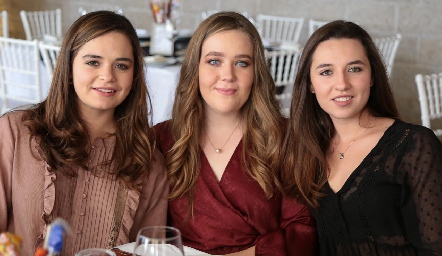 Gabriela Martins, Maricarmen Mendizábal y Adriana Martins.