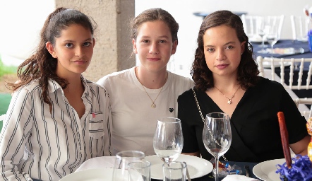  Vale Delsol, Mariana Mendizábal y Alejandra Martins.