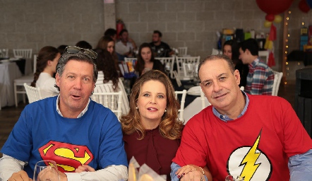  Óscar Mendizábal, Eva Anaya y Manolo Martins.