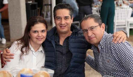  Cecilia Ponce, César Ramos y Javier Córdova.