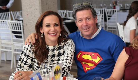  Maricarmen Ayala de Mendizábal y Óscar Mendizabal.