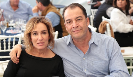  María Elena Ávila y Eduardo González.