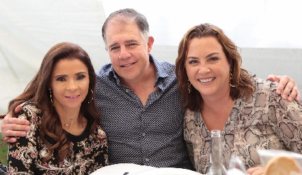  Lupita Mercado, Ramón Suárez y Gaby Herrera.