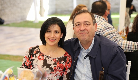  Tere Ivón y Carlos Mendizábal.