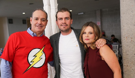  Manolo Martins, Miguel Gómez y Eva Anaya.