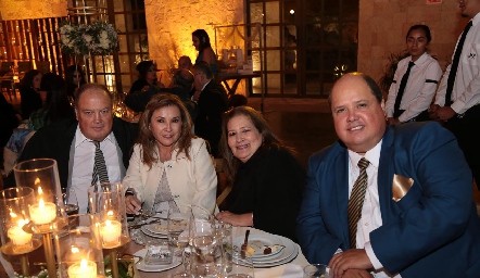  Roberto Franco, Nora Franco, Leticia Franco y Jorge Franco.