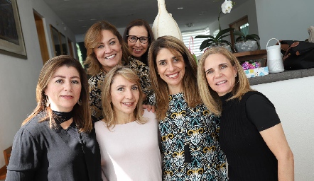  Cristina Pérez, Ángeles Barba, Celina Conde, Vero Pérez, Marisol Ávila y Mimí González.