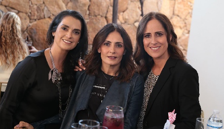 Maricel Gutiérrez, Claudia Artolózaga  y Adriana Pedroza.