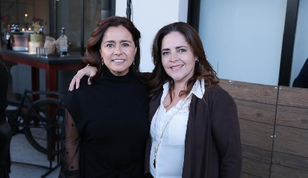 Laura Acosta y Gaby Carreón.