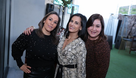  Michelle Zarur, Anilú Enríquez y Deyanira Cázares.