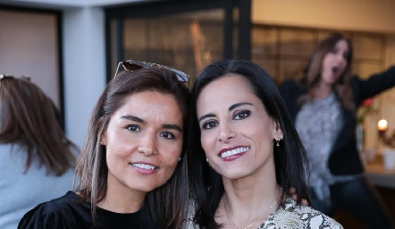  Lorena Torres y Anilú Enríquez.