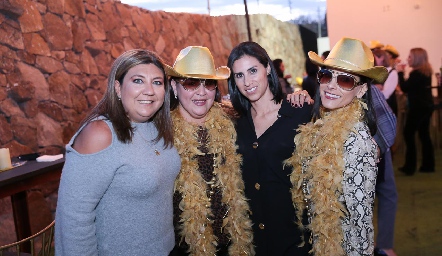  Tania Morales, Deyanira Cázares, Rita Salinas y Anilú Enríquez.