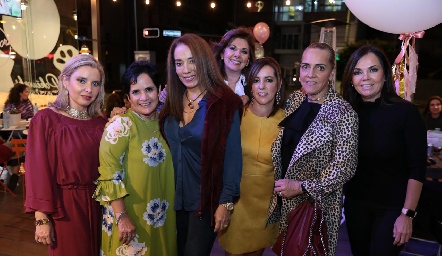  Carla Saucedo, Tita García, Lorena Herrera, Elia de Padilla, Alejandra Ávila, Mimí Hinojosa y Elsa Tamez.