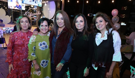  María Elena Ávila, Tita García, Lorena Herrera, Elsa Tamez y Elia de Padilla.