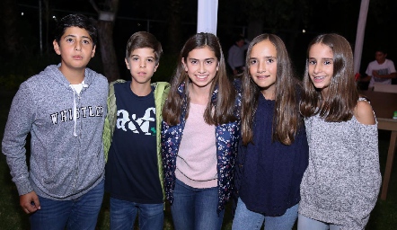 Marcelo Silva con sus amigos.