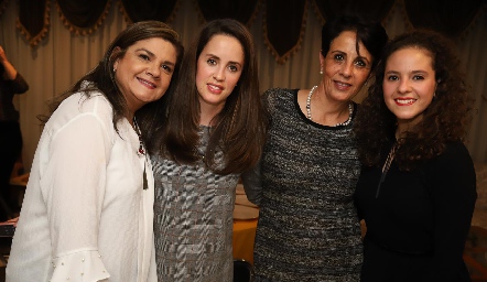  Beatriz Franco, Andrea Boelsterly, María Eugenia Aranda y Andrea Schekaibán.