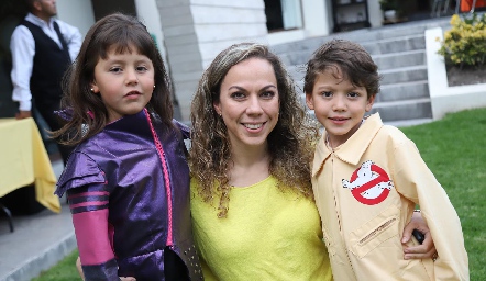  Mariana, Marcela Guevara y Diego.