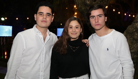 Fede Delgado, Alexia Revuelta y Mateo Guerra.