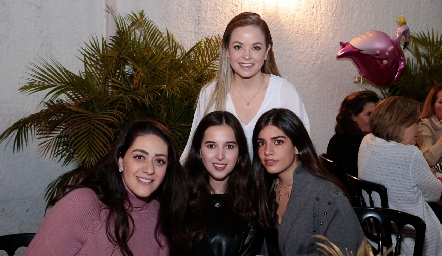  Scarlett Garelli, Renata Castillo, Ali Díaz infante y Ana Lucía Díaz Infante.