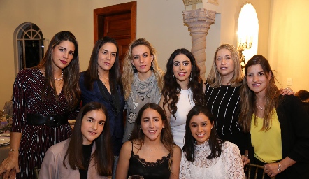 Lula con sus primas.