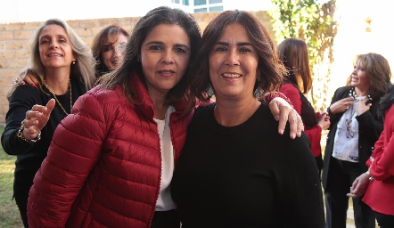  Paty Valadés y Sandra Galván.