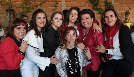 Anabel Covarrubias, Sabrina Gaviño, Anabel Gaviño, Paty Valadés, Beatriz Bremer, Graciela Torres y Lorena Robles.