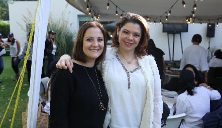  Cristina Humara y Marilupe Gómez.
