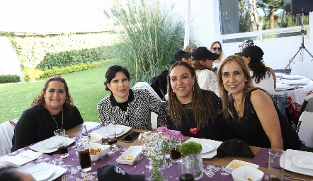  Maricarmen, Claudia Bravo, Maricarmen López y Rosy Mineli.