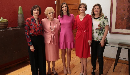 Mary Carmen Bárcena, Carmen de Bárcena, Paulina Solano, Cecilia Bárcena y Martha Malo.