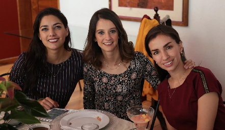  Alejandra Rojas, Daniela Dávalos y Maggie Garcín.